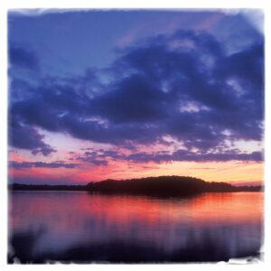 Sunsets over water make ideal subjects for special-effect photo apps. 