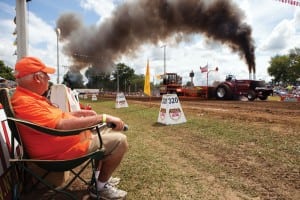 Brandon Hunt drives ‘Liv’n a Dream’ to a first place pull of 322.255 in the 8,000-lb. Dieslel Super Stock Tractors division.