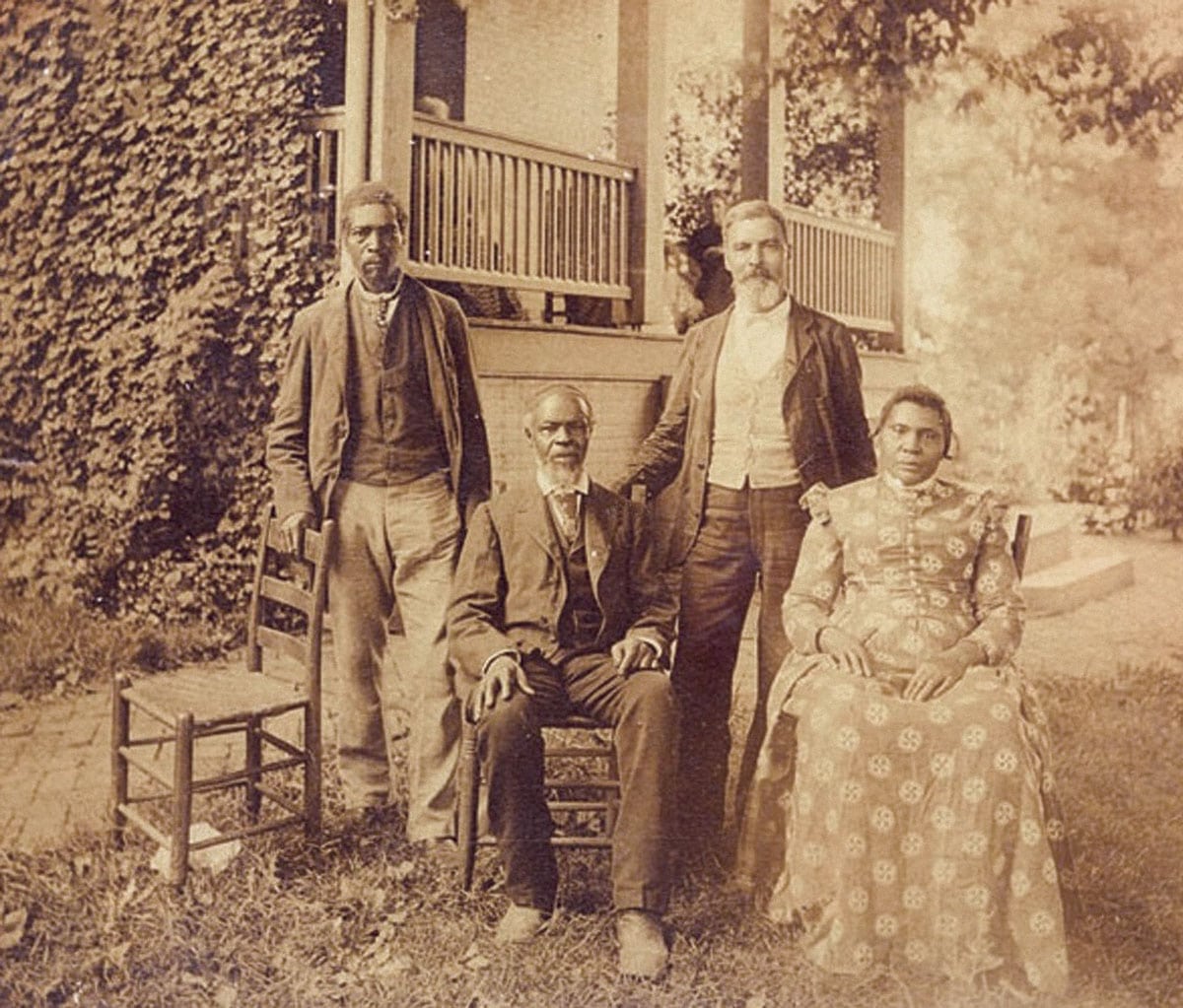 This photo, taken at Wessyngton in 1891, inspired John Baker to learn more about his family. The two people seated are his great-great-grandparents (Tennessee State Library and Archives photo)